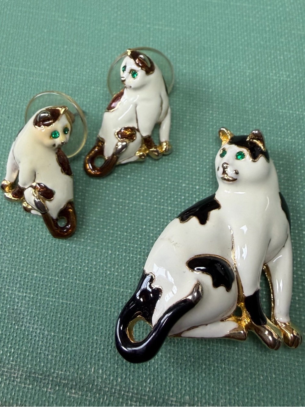 Vintage Carucci white black enamel brooch & earrings